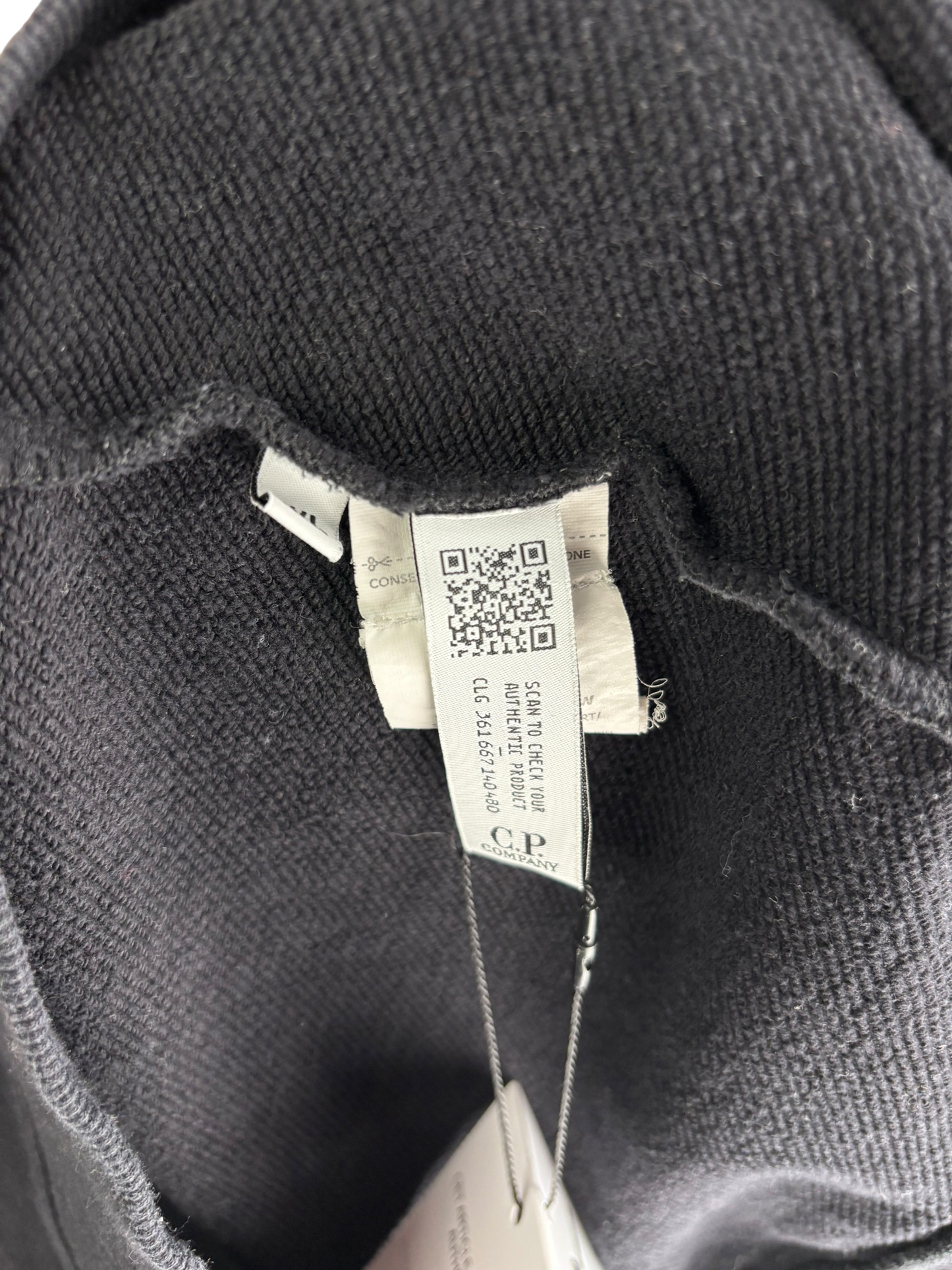 C.P Company Pull