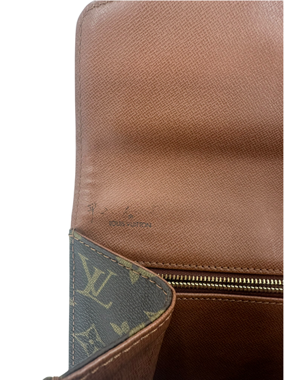 Louis Vuitton pochette monogramme