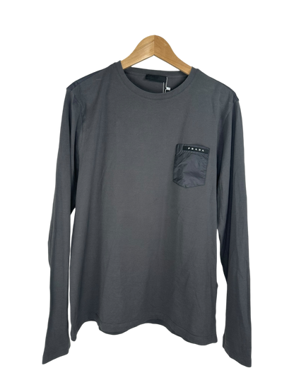 Prada pull fin