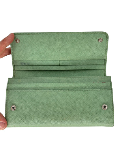 Prada Porte-monnaie en cuir vert