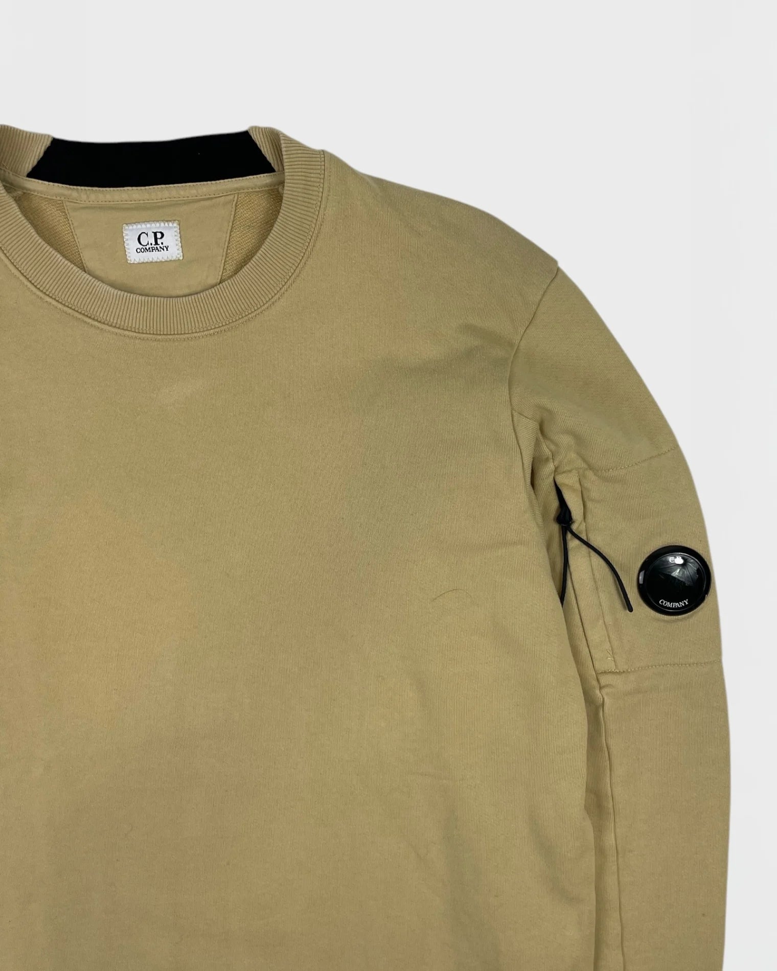 C.P. Company pull