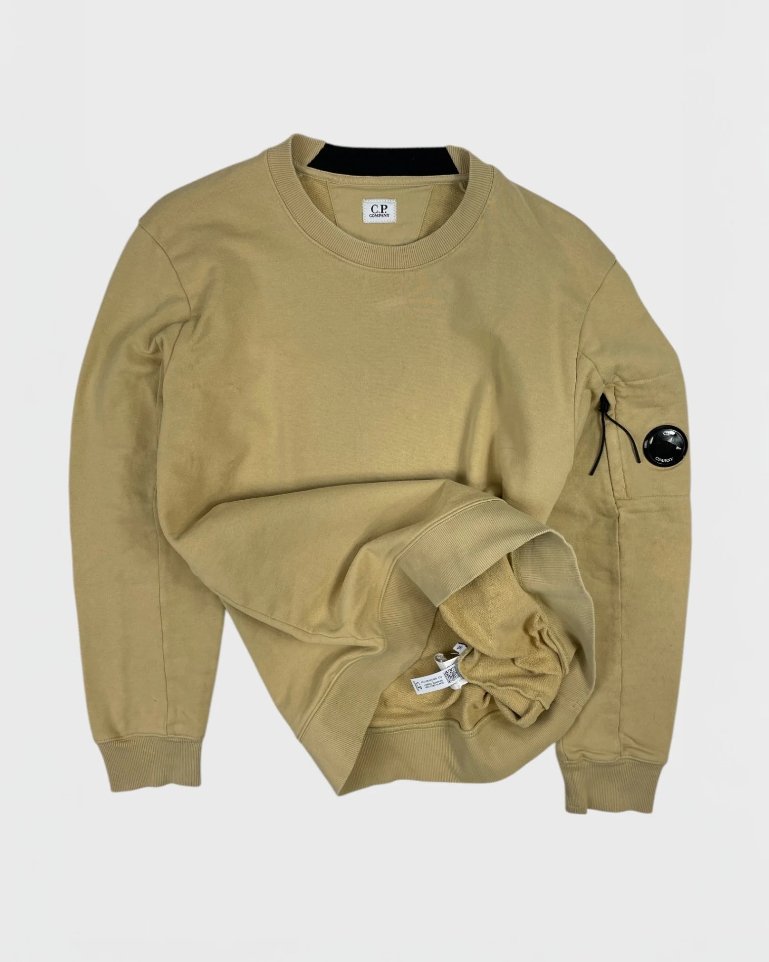 C.P. Company pull