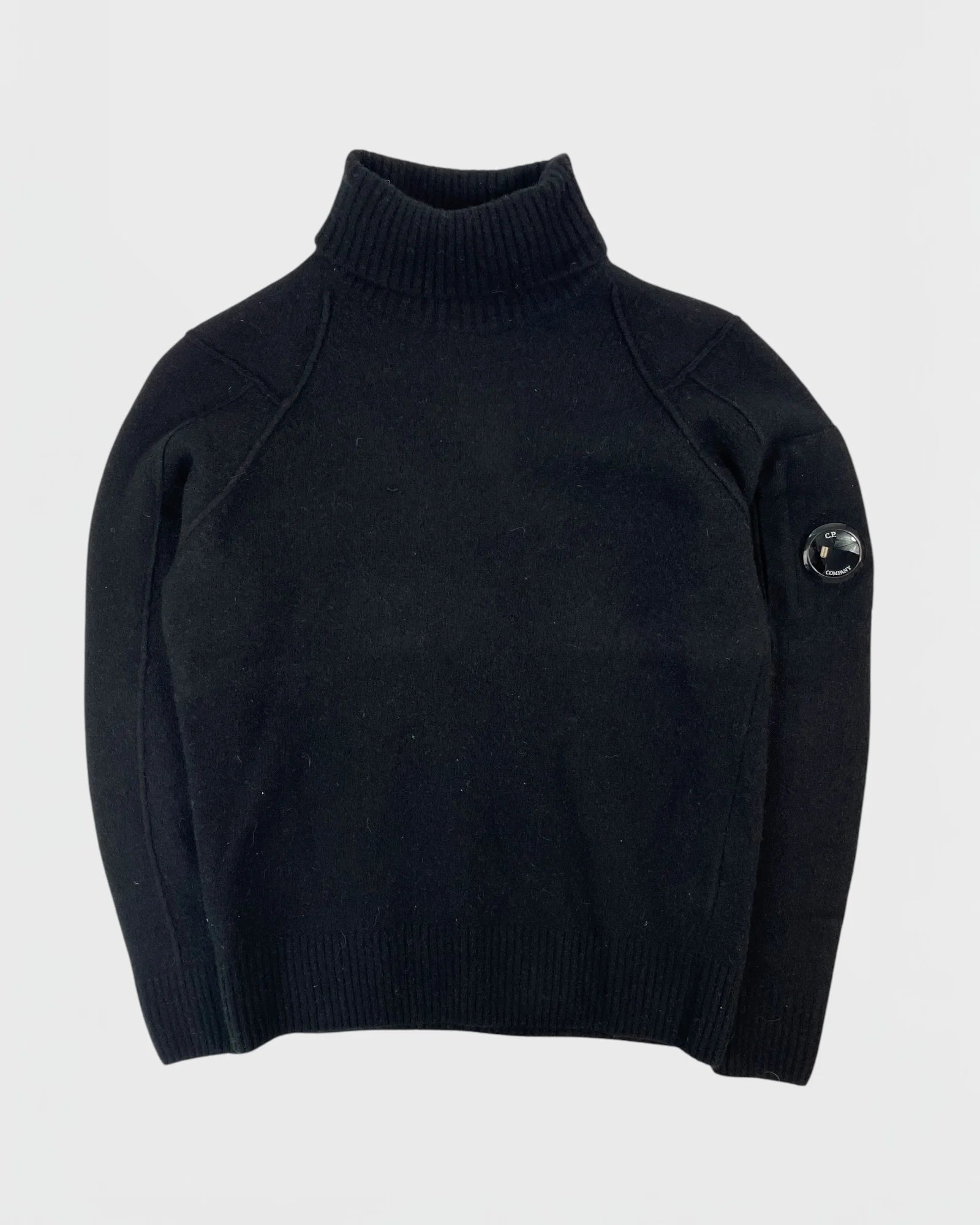 C.P. Company pull