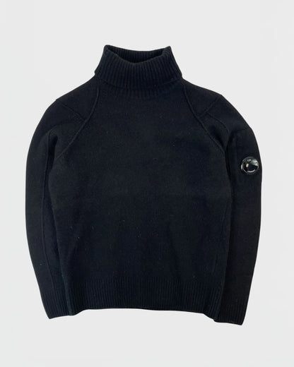 C.P. Company pull