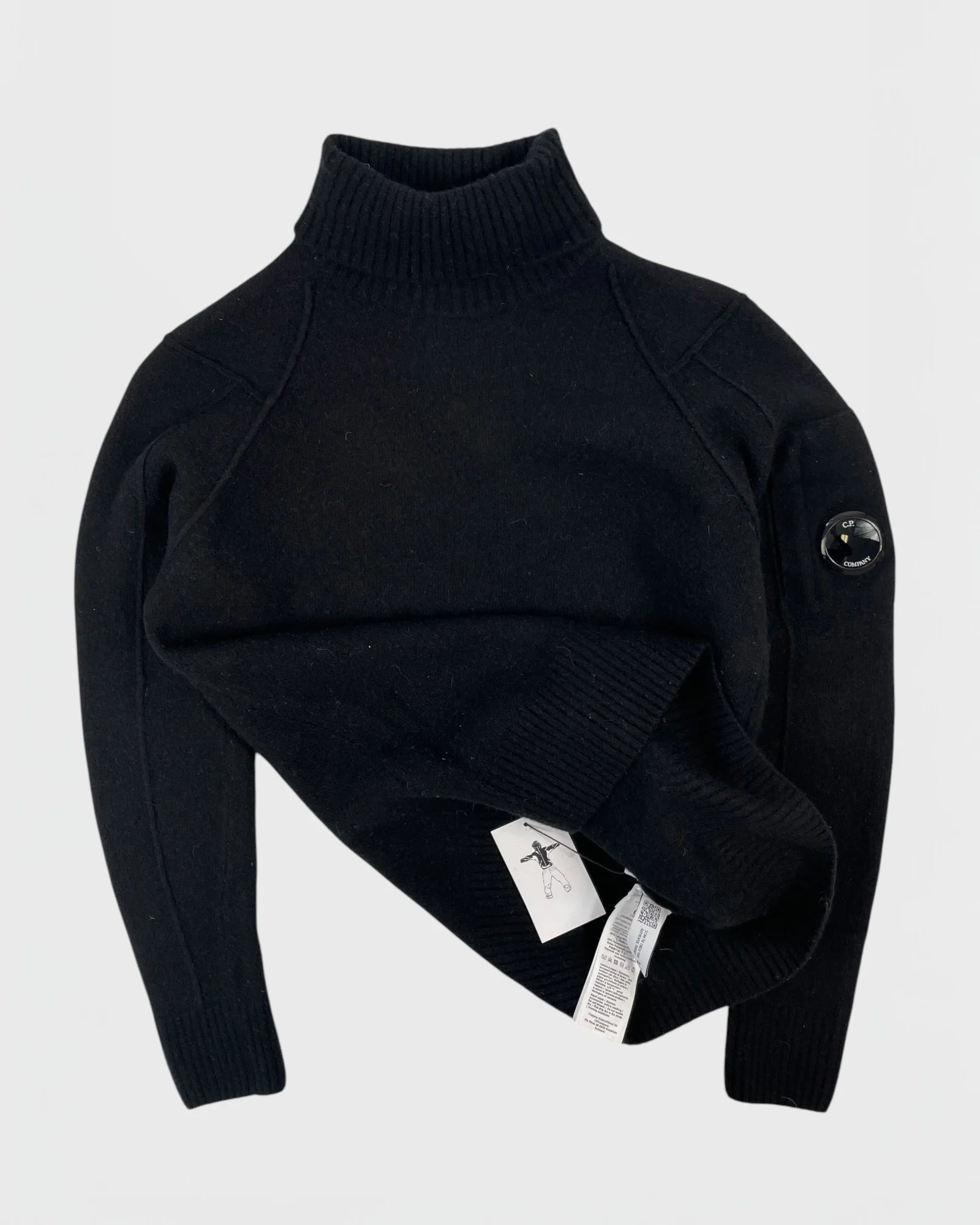 C.P. Company pull