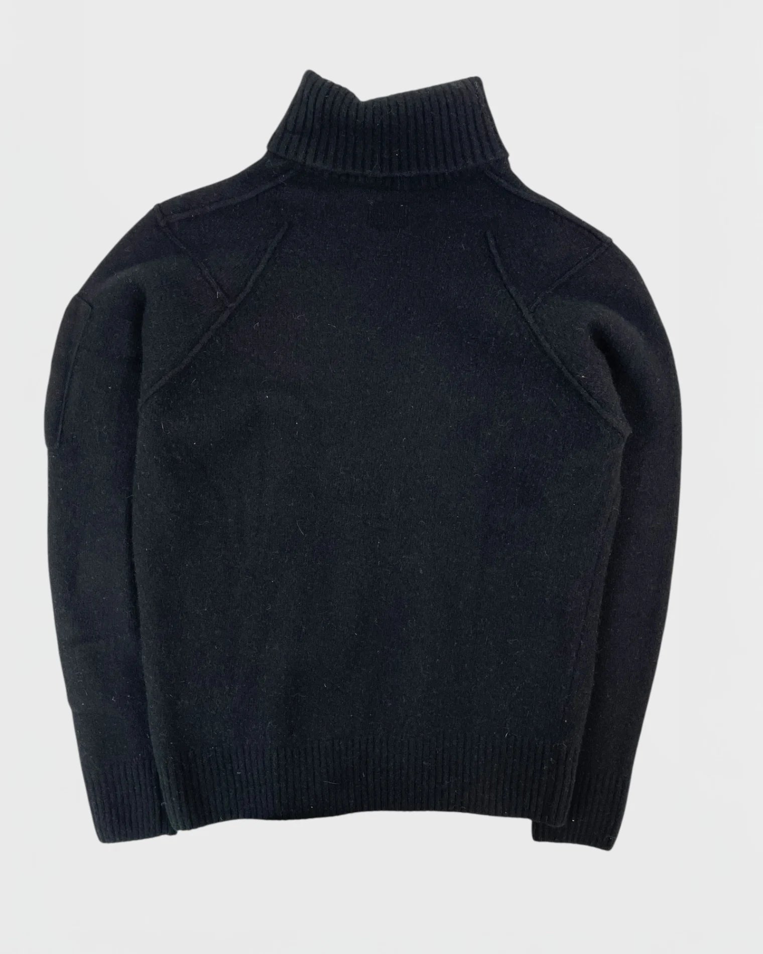 C.P. Company pull