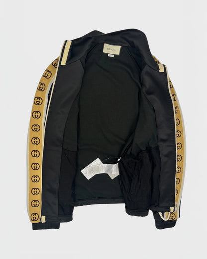Gucci veste